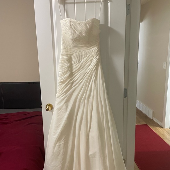Wedding dress, David’s bridal, size 6 - Picture 2 of 9